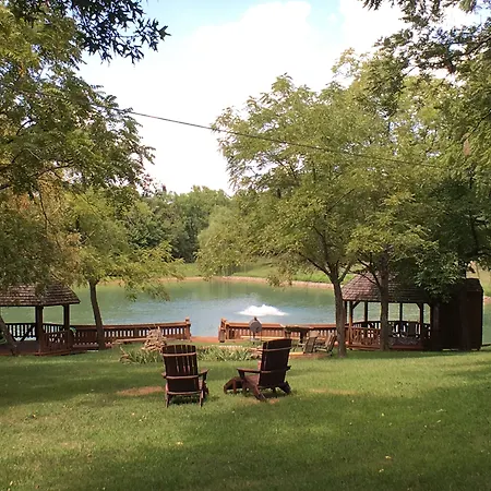 Walnut Waters Bed & Breakfast-3